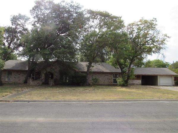208 Opal Street, Hewitt, TX 76643