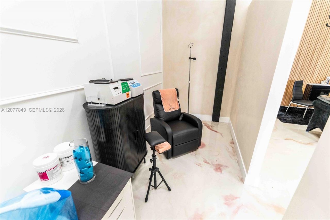 3595 W 20th Ave, Hialeah, FL 33012 Photo