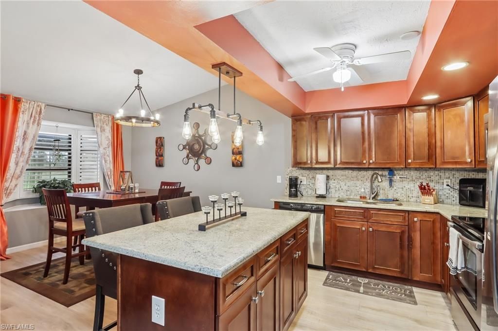 19906 Lake Vista Cir, Lehigh Acres, FL 33936 Photo