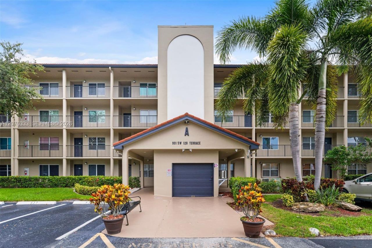 901 SW 128th Ter, Unit 212A, Pembroke Pines, FL 33027 Photo
