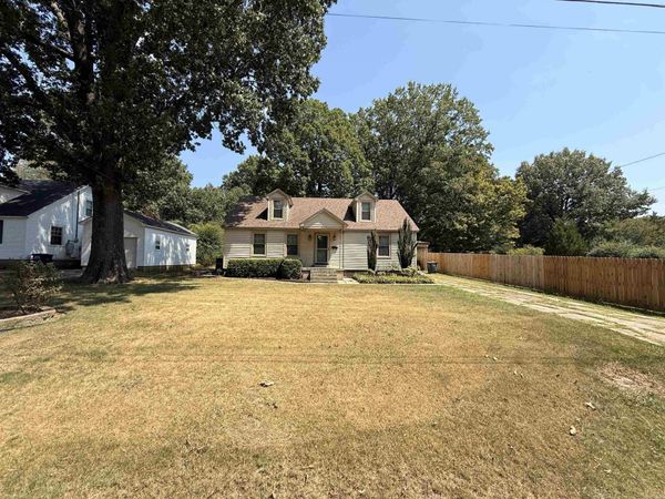 551 N 5th Avenue, Piggott, AR 72454