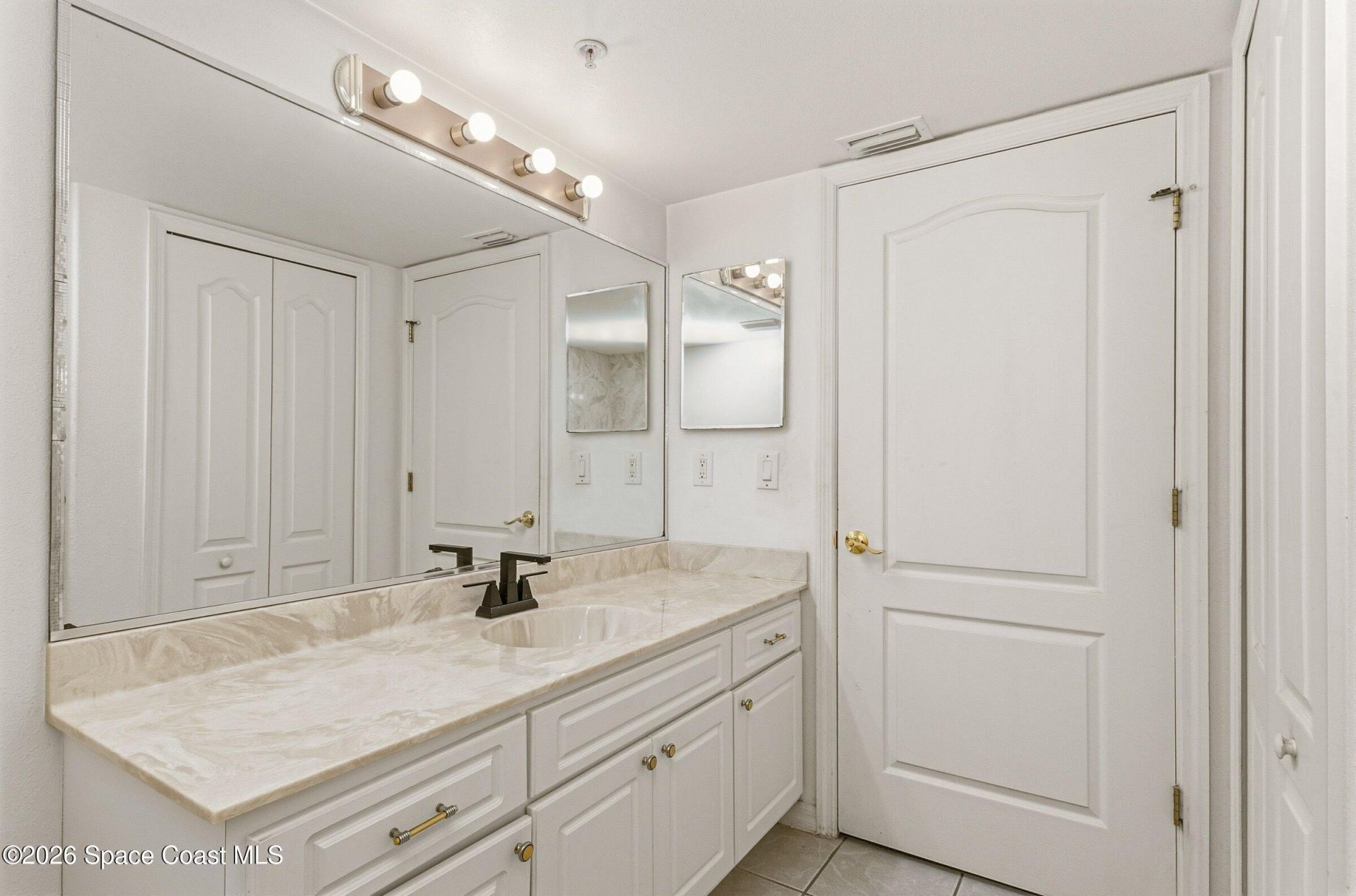 800 Del Rio Way , Unit 402, Merritt Island, FL 32953 Photo