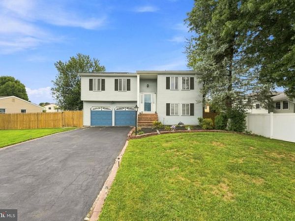 11 NETTLETREE DRIVE, EWING, NJ 08638