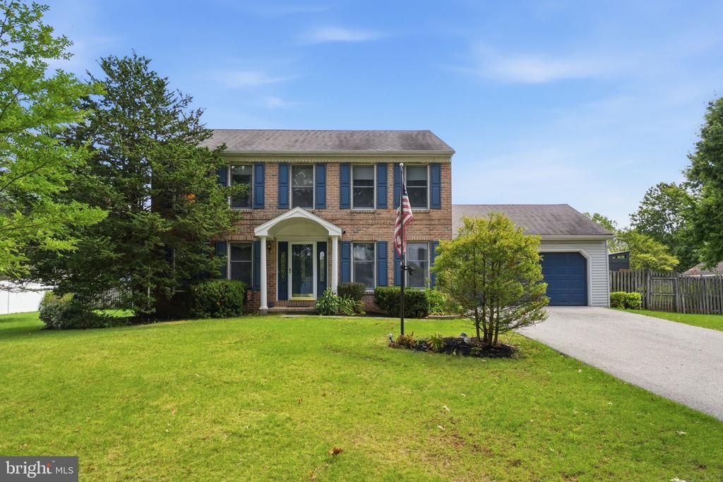 303 FOX TRAIL , ROYERSFORD, PA 19468
