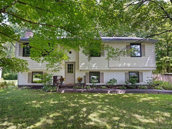 33 Alan Street, Stone Ridge, NY 12484