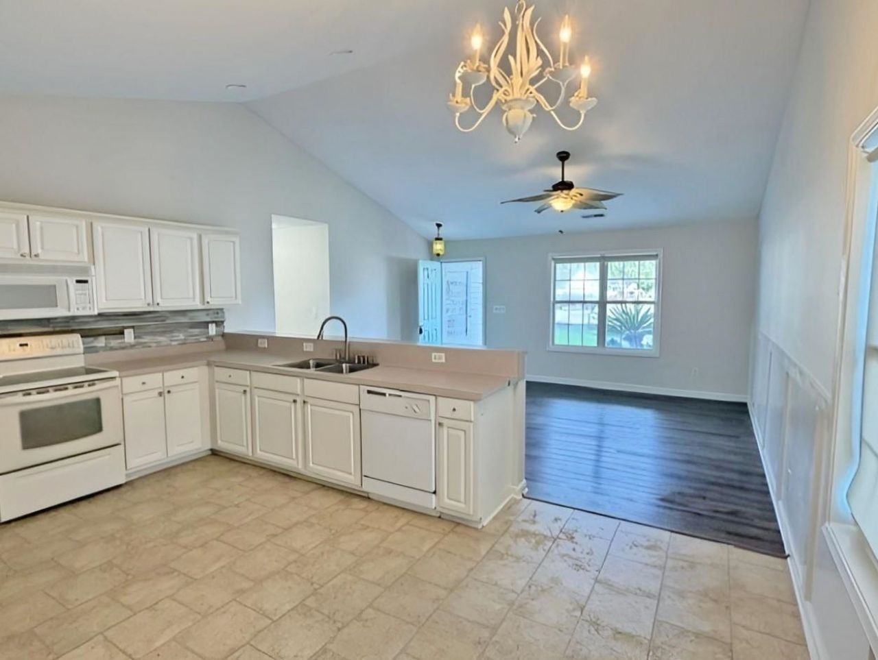 323 Kildare Ct. Photo 7