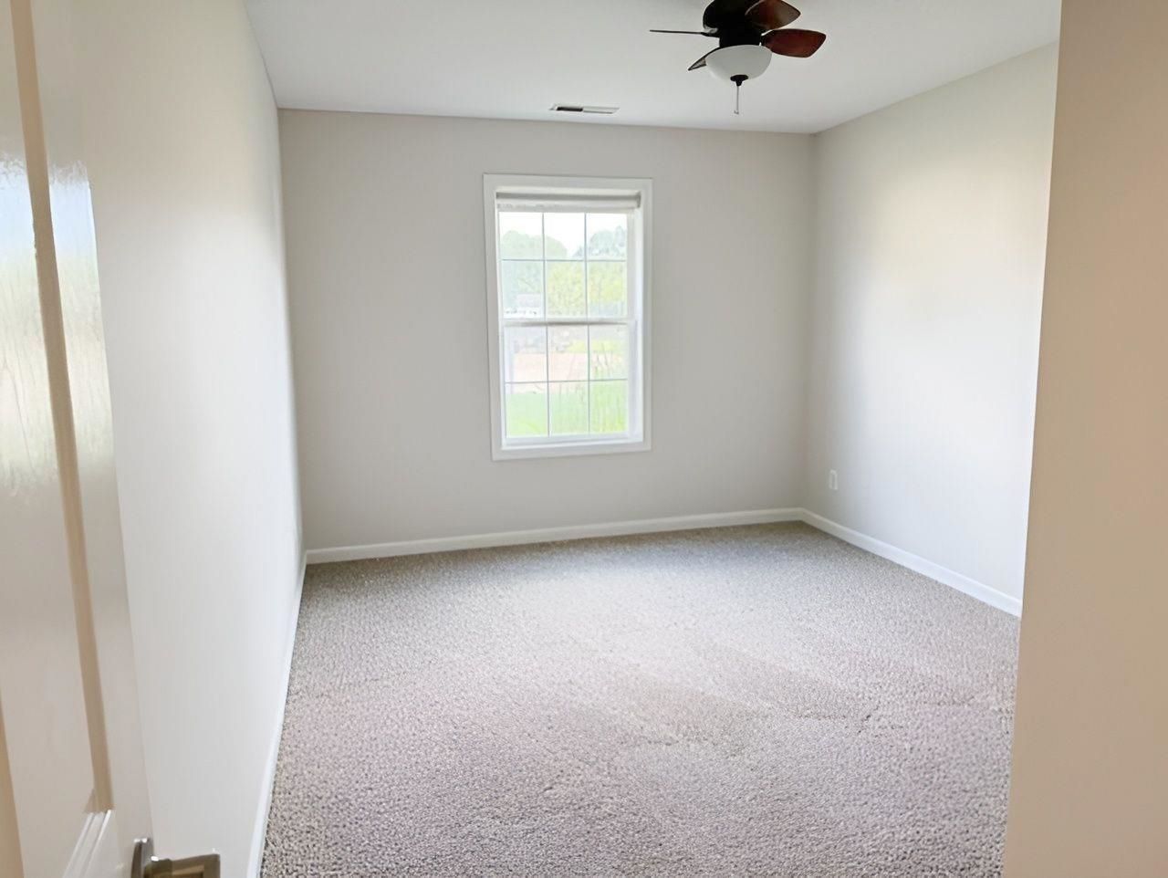 323 Kildare Ct. Photo 9
