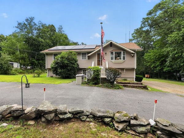 350 Se Main St, Douglas, MA 01516