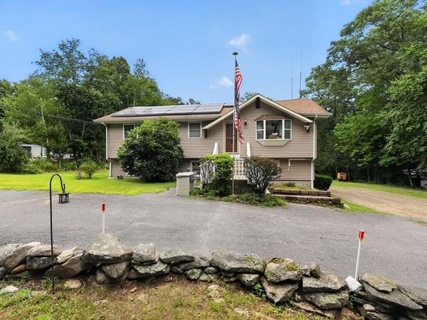 350 Se Main St, Douglas, MA 01516