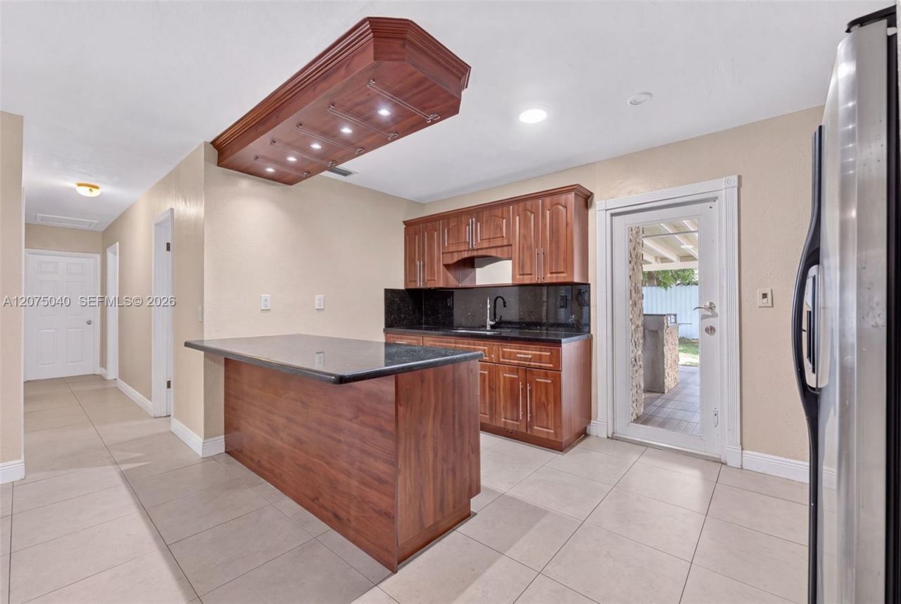 15850 NW 18th Pl, Miami Gardens, FL 33054 Photo
