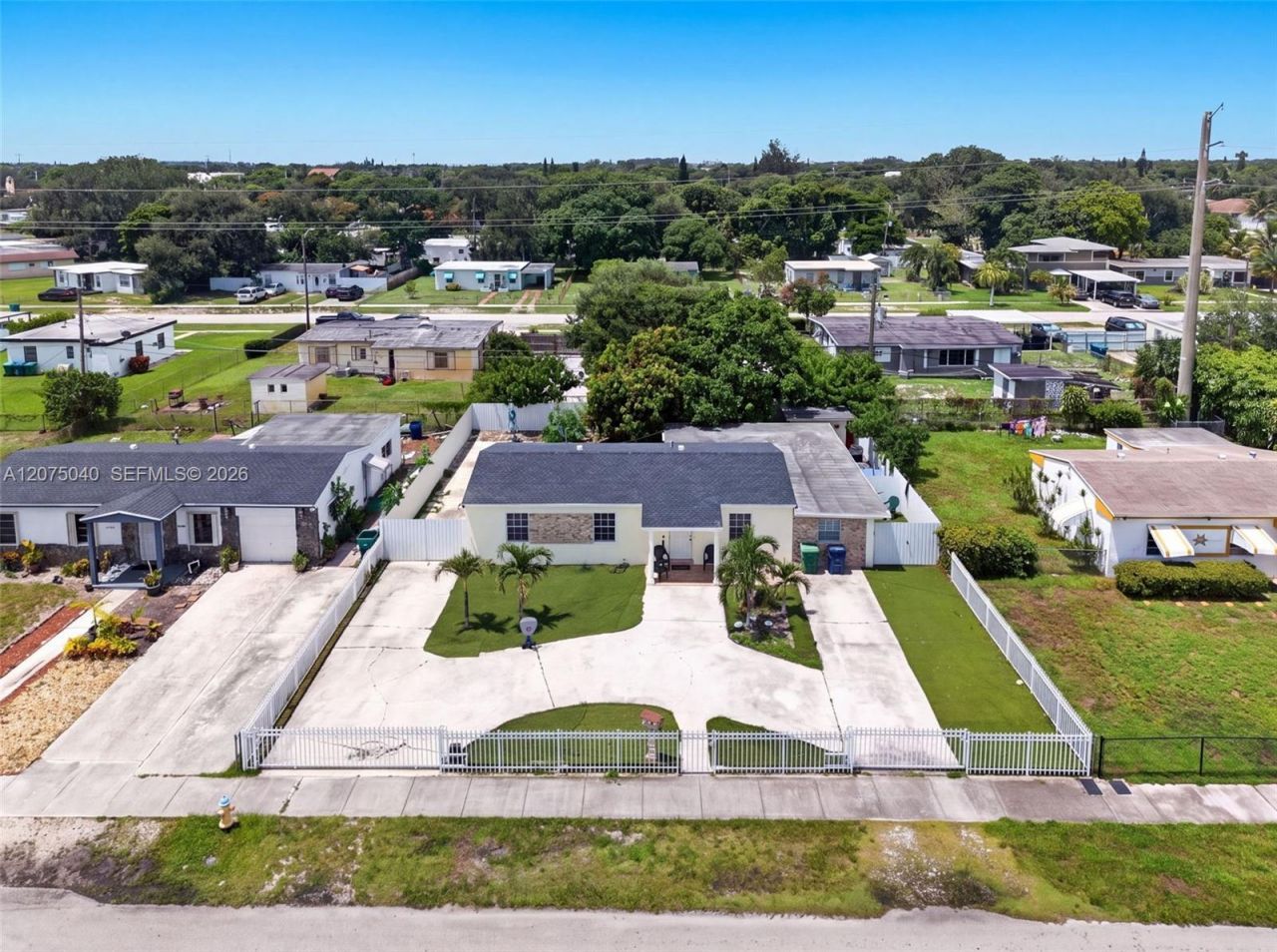 15850 NW 18th Pl, Miami Gardens, FL 33054 Photo