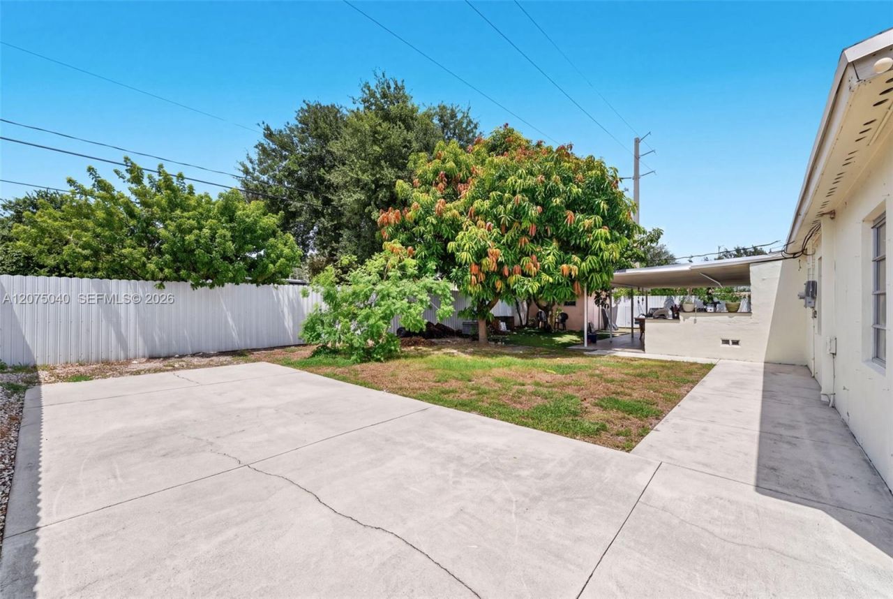 15850 NW 18th Pl, Miami Gardens, FL 33054 Photo