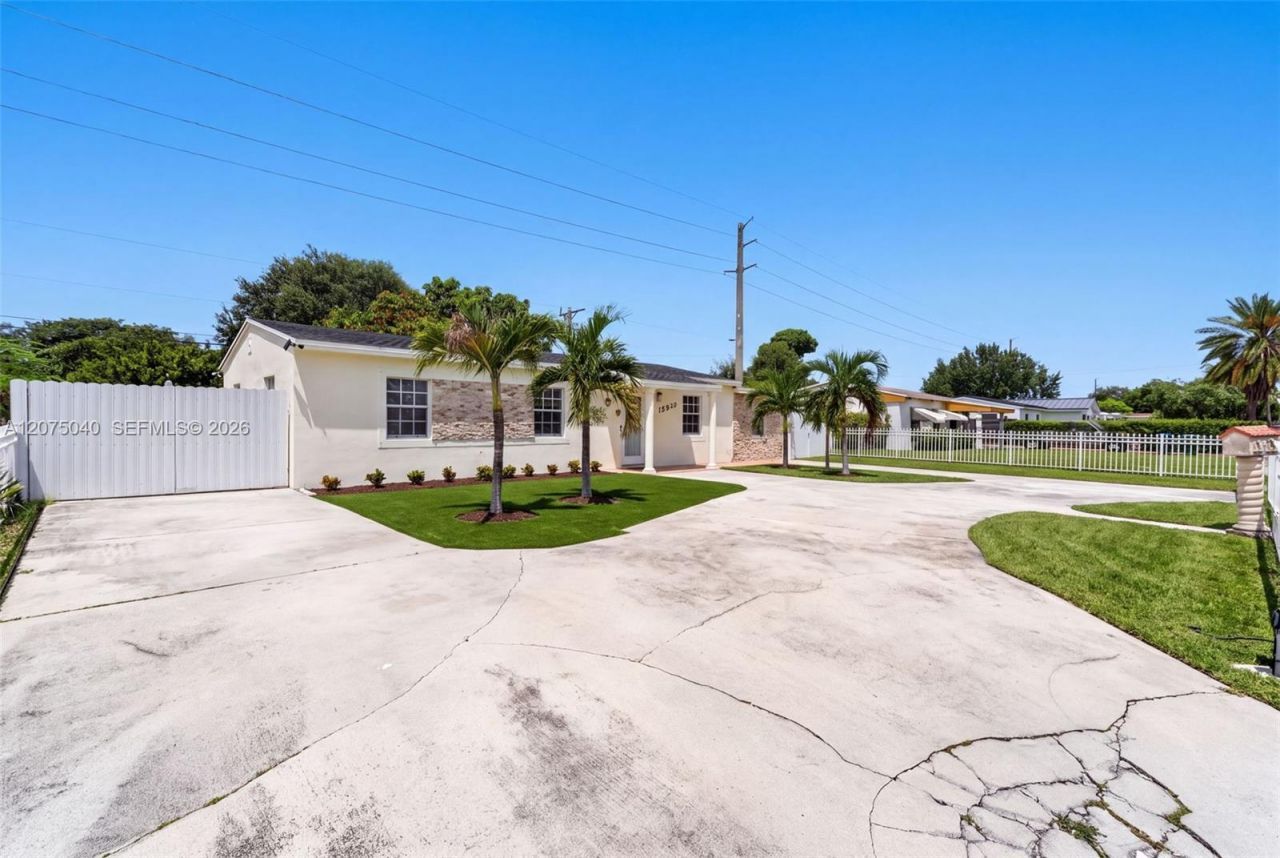 15850 NW 18th Pl, Miami Gardens, FL 33054 Photo
