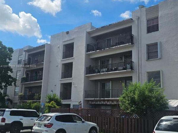 5625 W 20th Ave , Unit 208, Hialeah, FL 33012