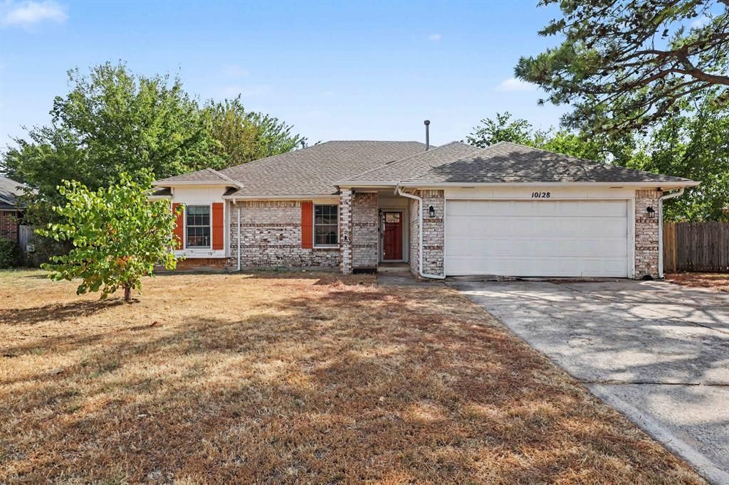 10128 Hollyhead Way, Yukon, OK 73099 Main Photo