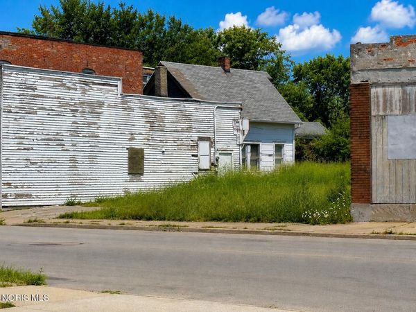 2739 Lagrange Street , Toledo, OH 43608