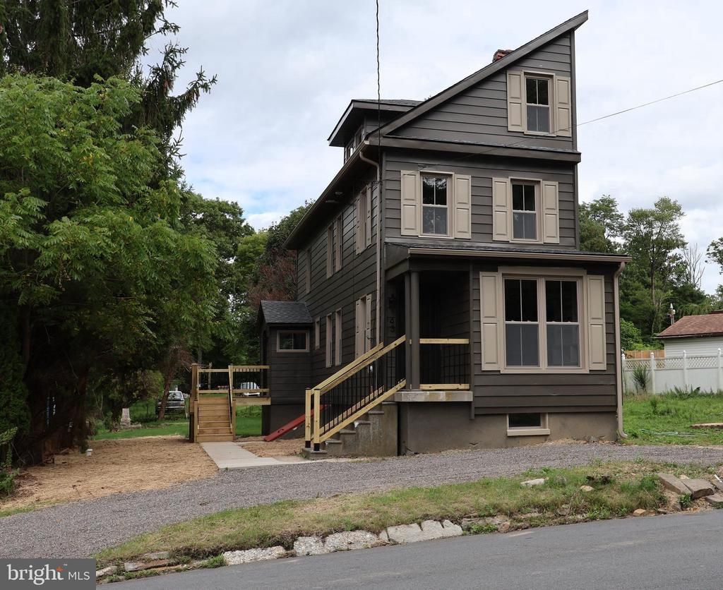 43 MAIN STREET, TREMONT, PA 17981