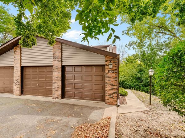 2420 Mendelssohn Lane N, Unit 5, Golden Valley, MN 55427
