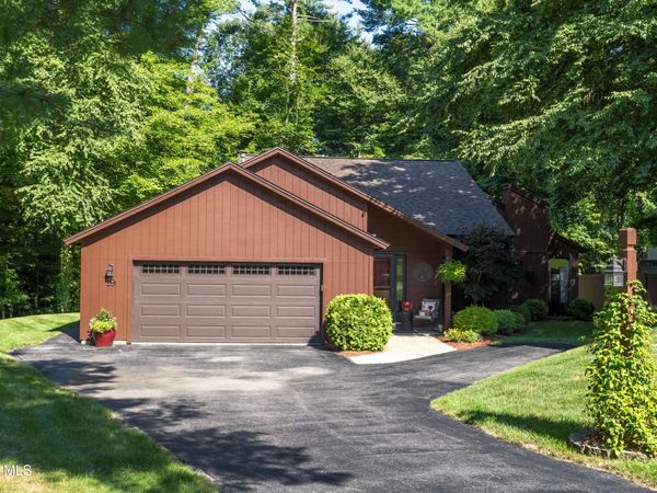 19 Meadow Rue Place, Malta, NY 12020
