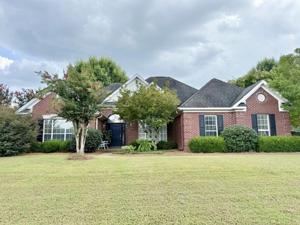 4600 Meadow Brook Dr., Tupelo, MS 38801