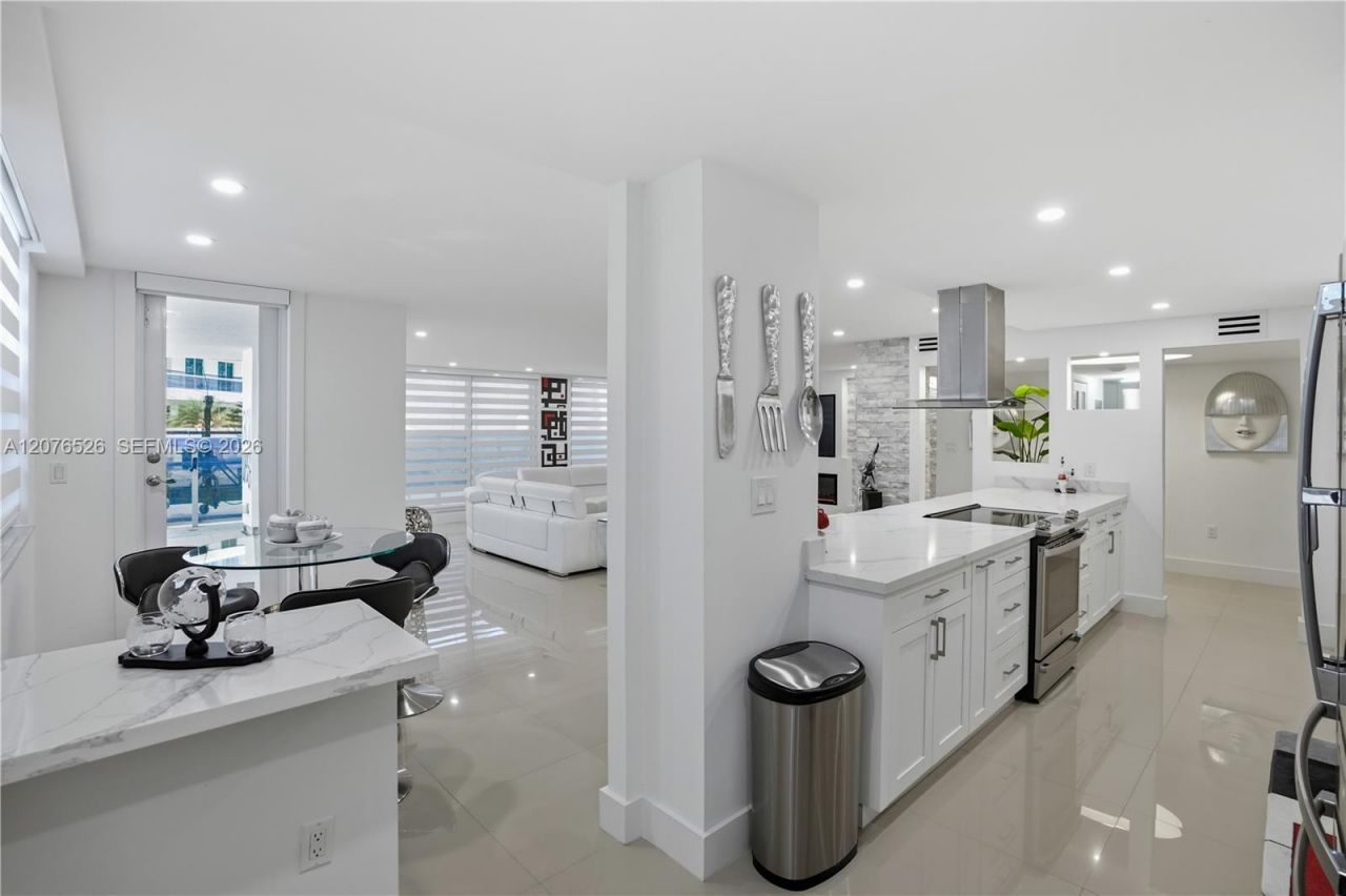 2751 S Ocean Dr, Unit 301S, Hollywood, FL 33019 Photo