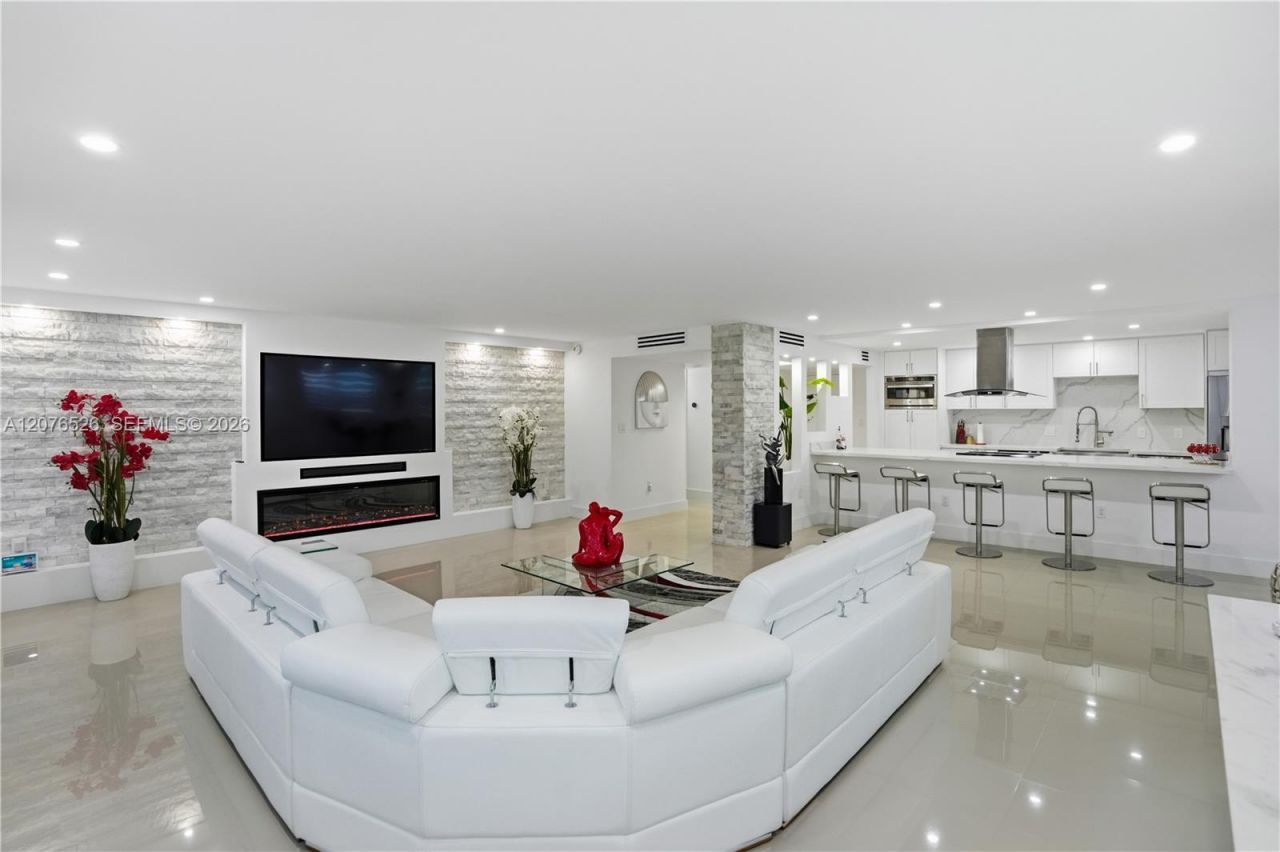 2751 S Ocean Dr, Unit 301S, Hollywood, FL 33019 Photo