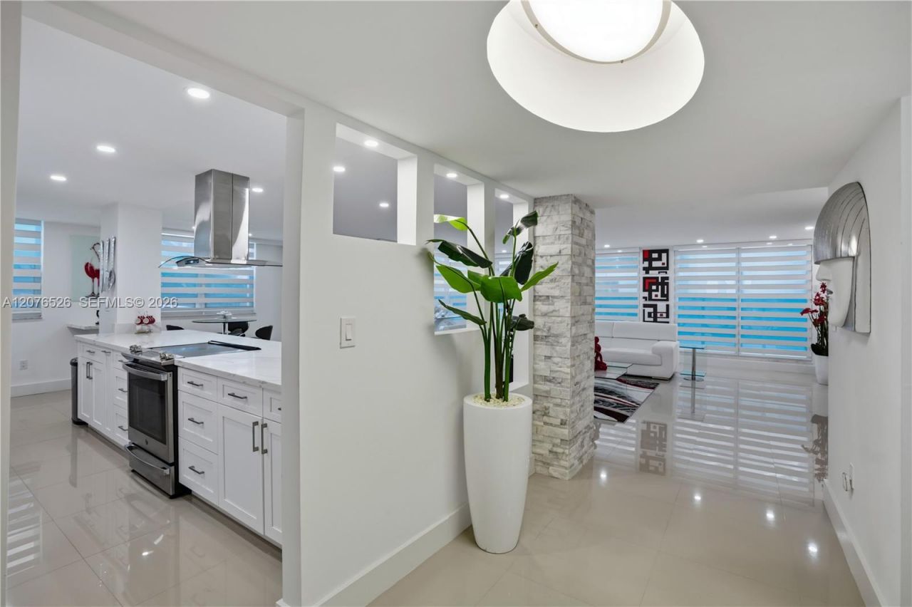 2751 S Ocean Dr, Unit 301S, Hollywood, FL 33019 Photo