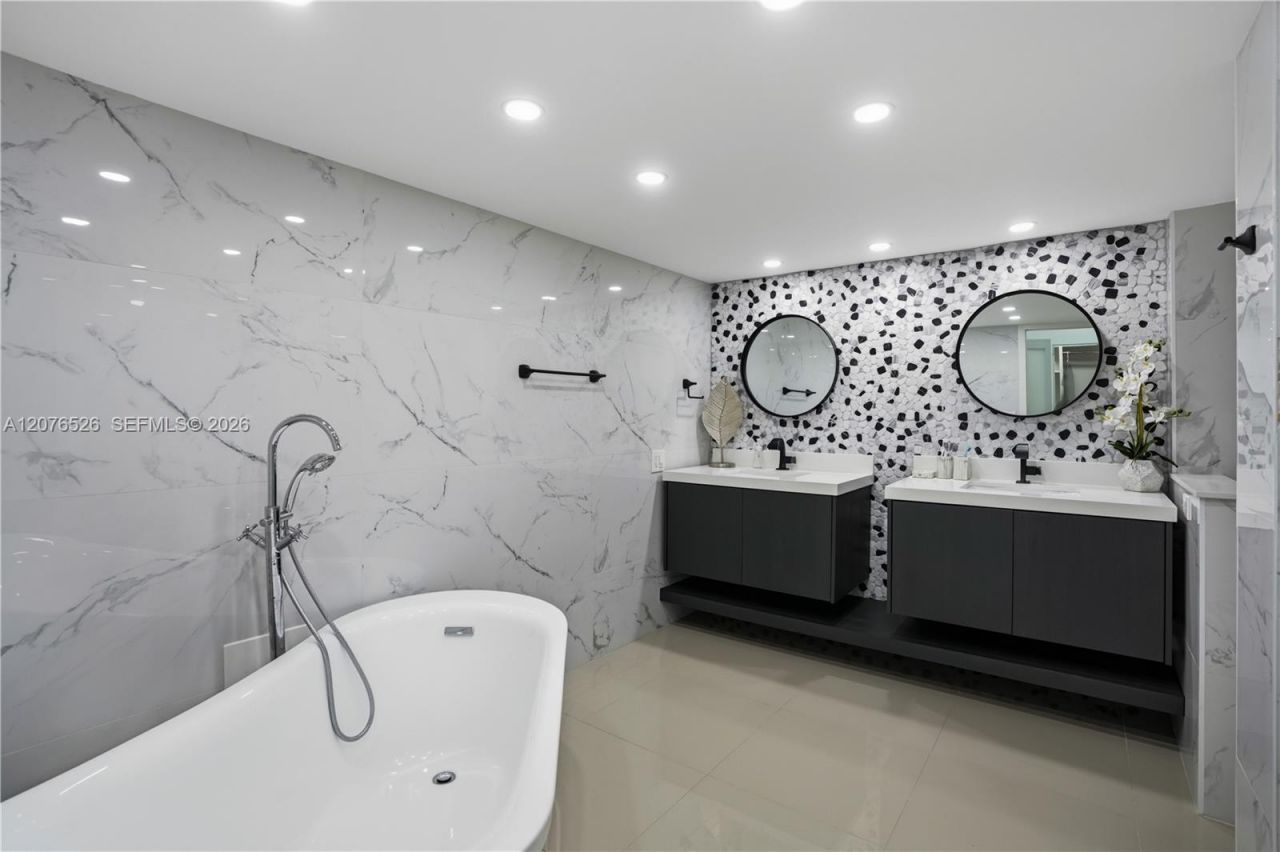 2751 S Ocean Dr, Unit 301S, Hollywood, FL 33019 Photo