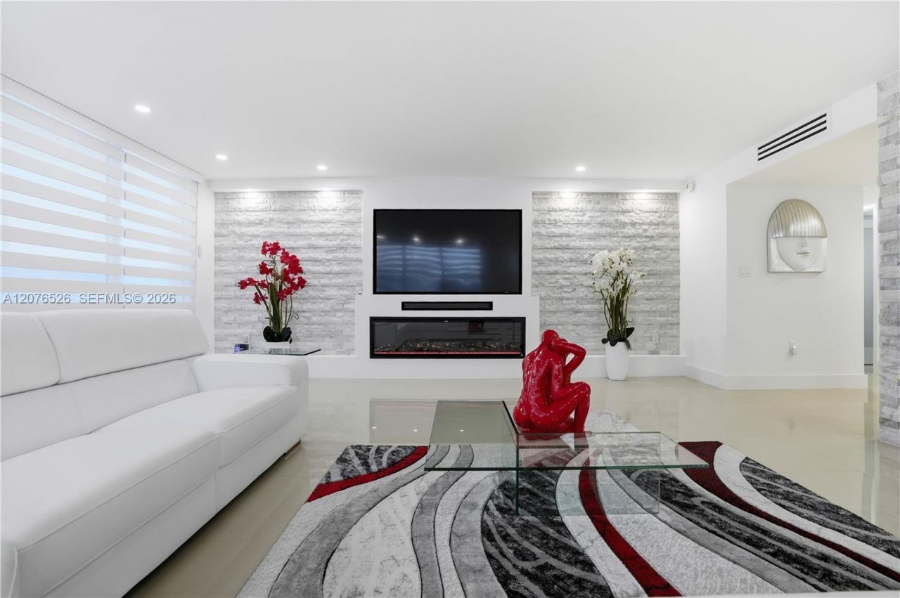 2751 S Ocean Dr, Unit 301S, Hollywood, FL 33019 Photo
