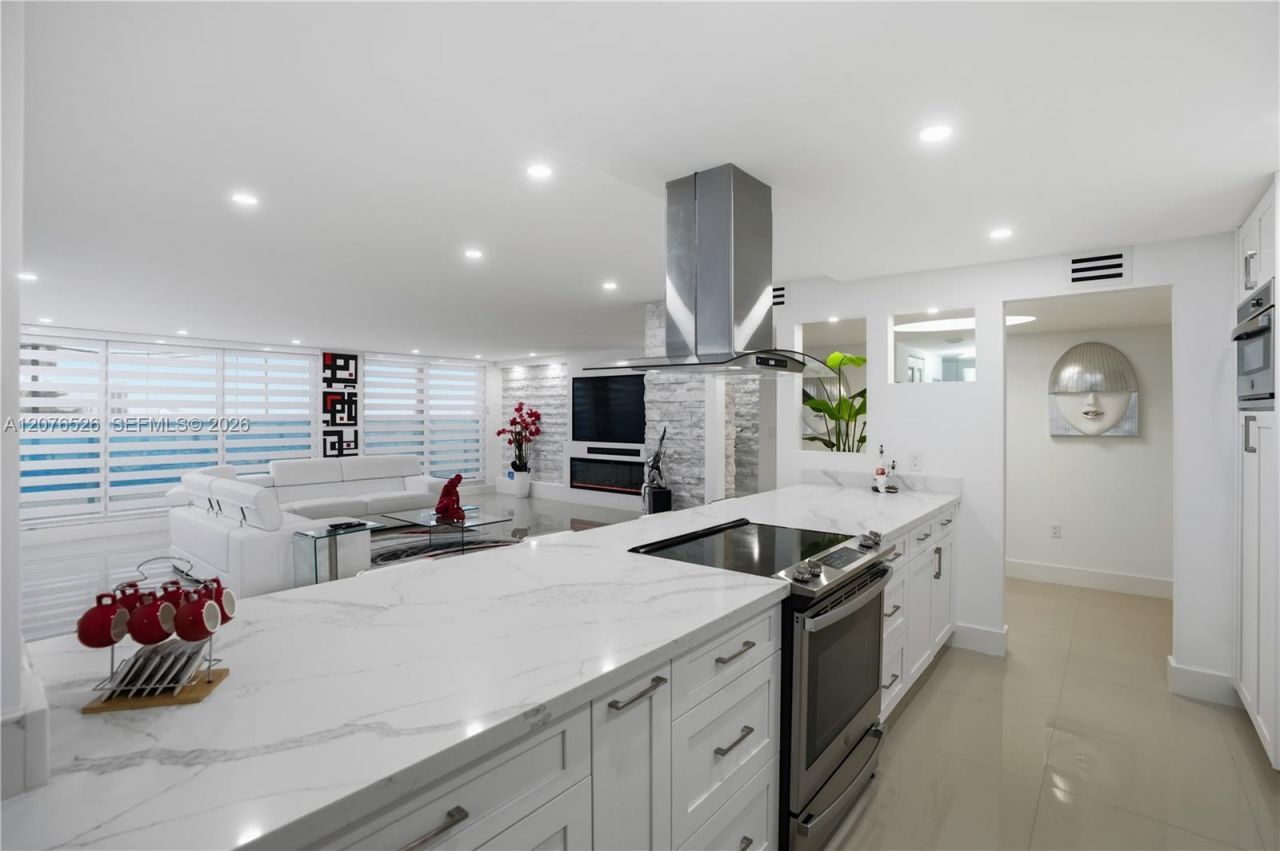 2751 S Ocean Dr, Unit 301S, Hollywood, FL 33019 Photo
