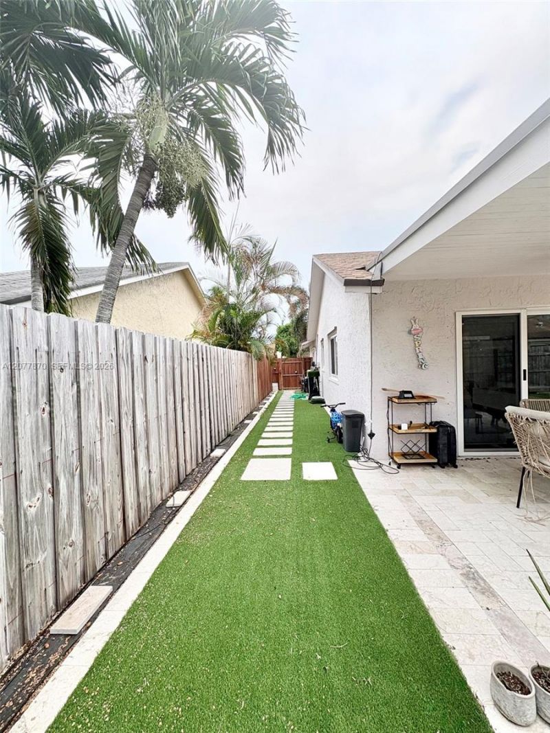 8541 NW 54th St, Fort Lauderdale, FL 33351 Photo