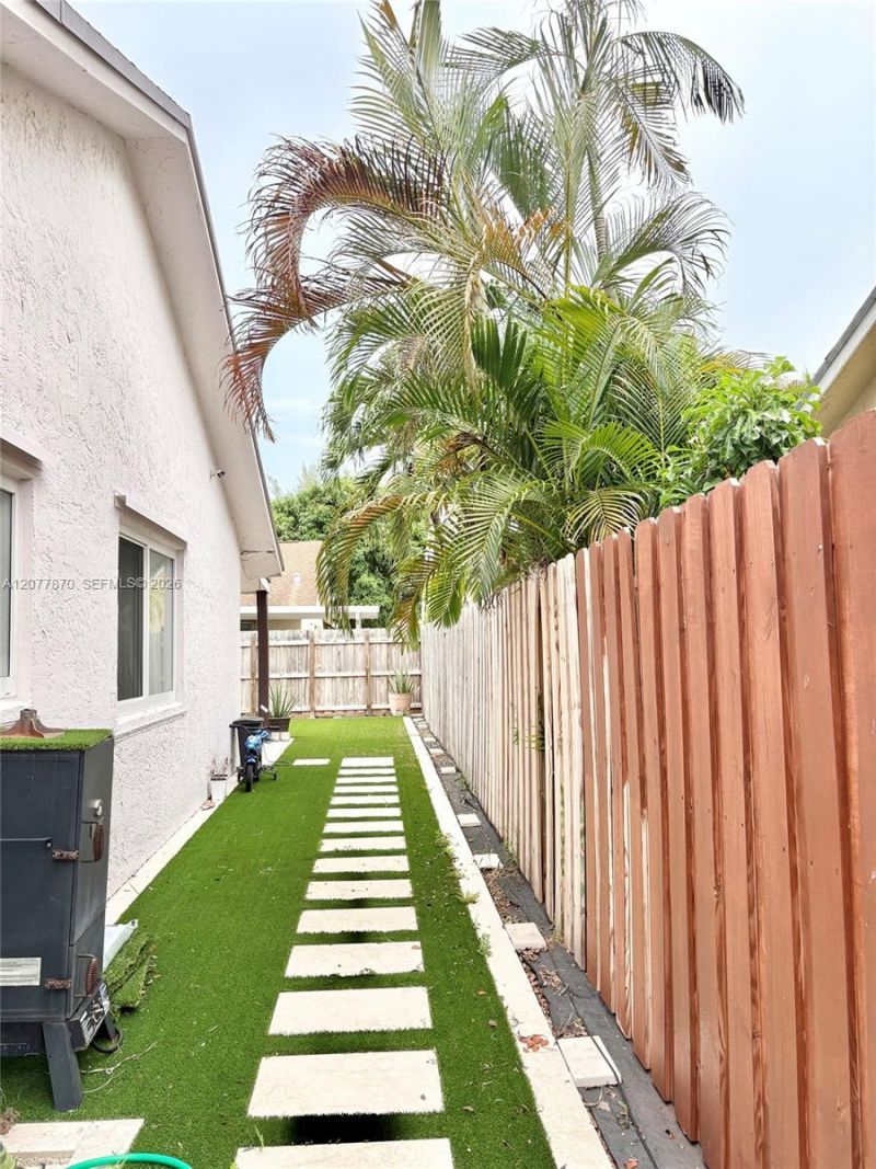 8541 NW 54th St, Fort Lauderdale, FL 33351 Photo