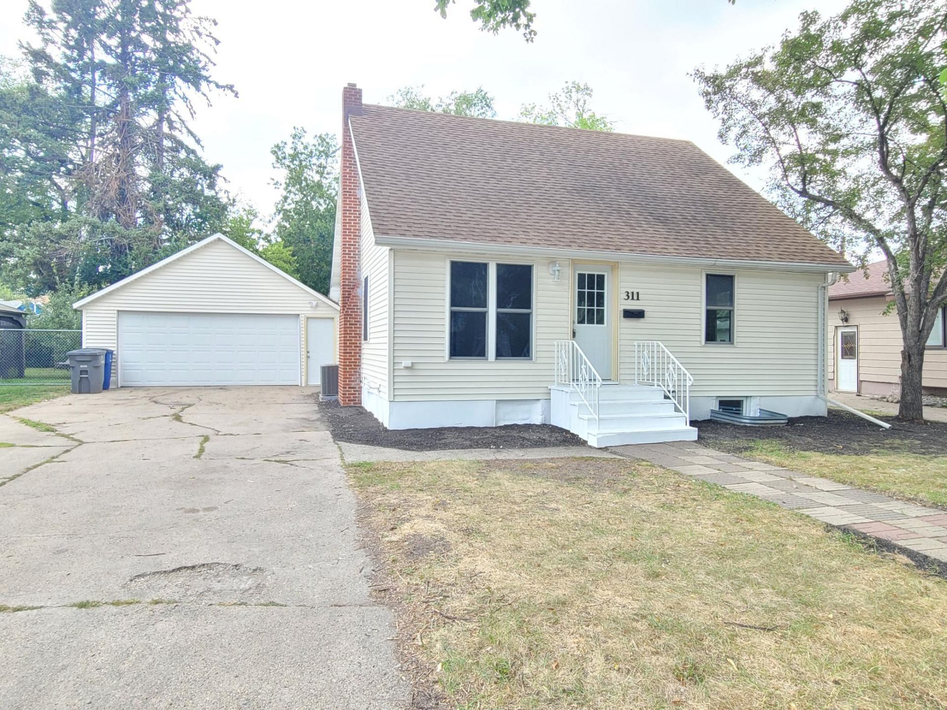 311 14th Street N primary photo