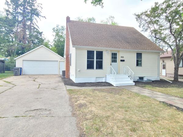 311 14th Street N, Moorhead, MN 56560