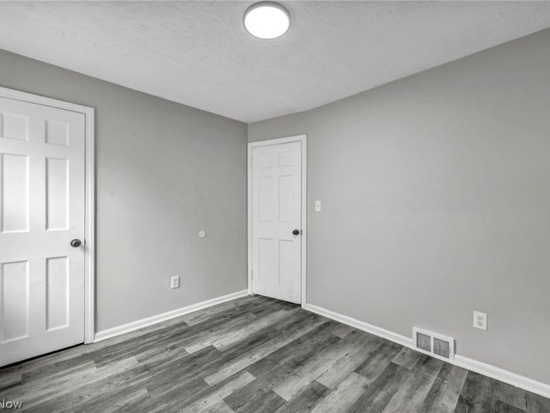 17419 Lotus Drive, Cleveland, OH 44128 Photo 20
