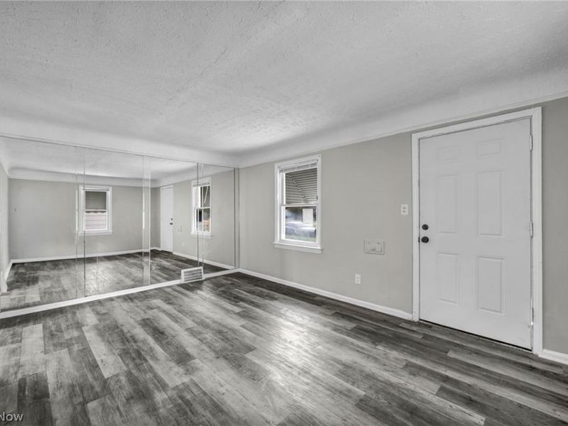 17419 Lotus Drive, Cleveland, OH 44128 Photo 9