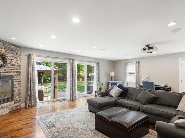 33 Griffin Rd, Peabody, MA 01960