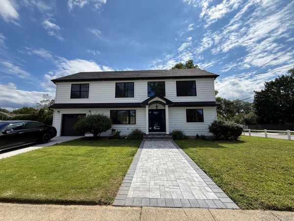 438 Von Elm Avenue , East Meadow, NY 11554