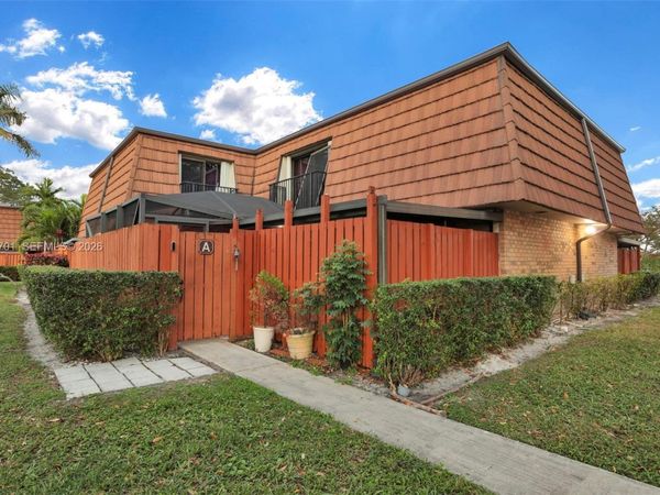 Unit A, Davie, FL 33324