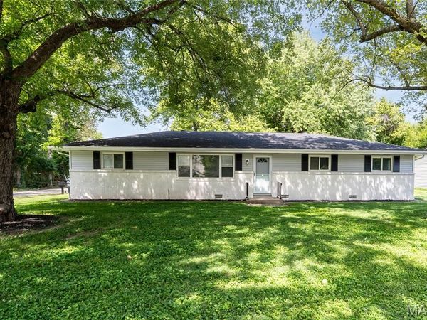 1201 Hollywood Heights Road, Caseyville, IL 62232