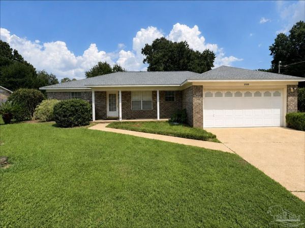3989 Deerwood Cir, Pace, FL 32571