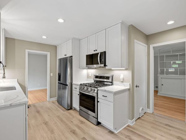 2754 Hamline Avenue N, Roseville, MN 55113