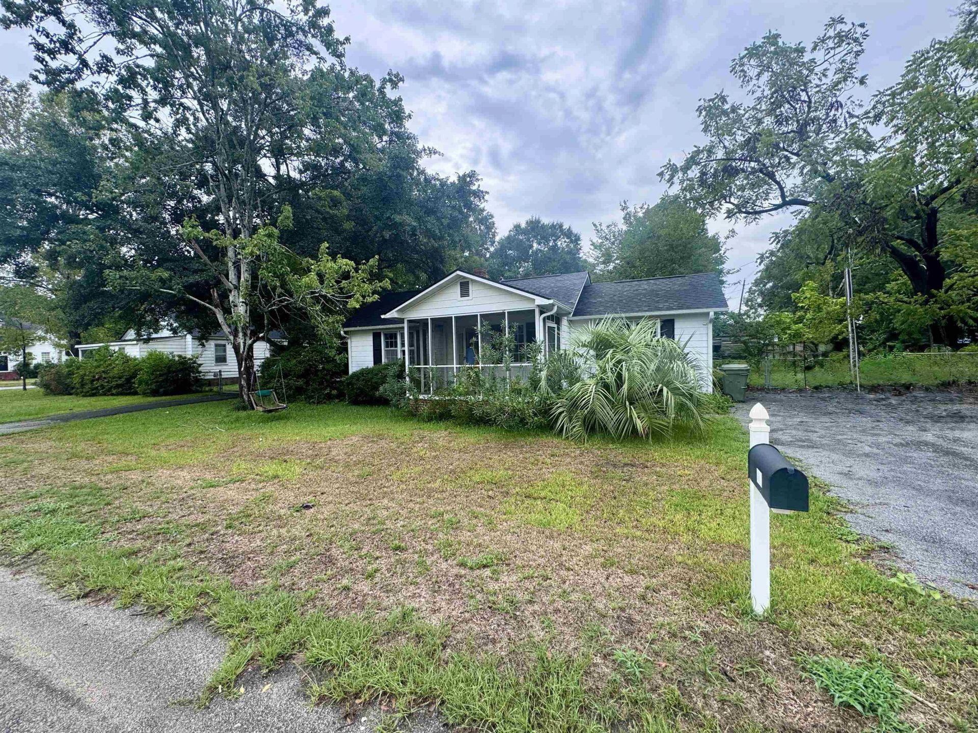 103 E Elmwood St.  Photo 4