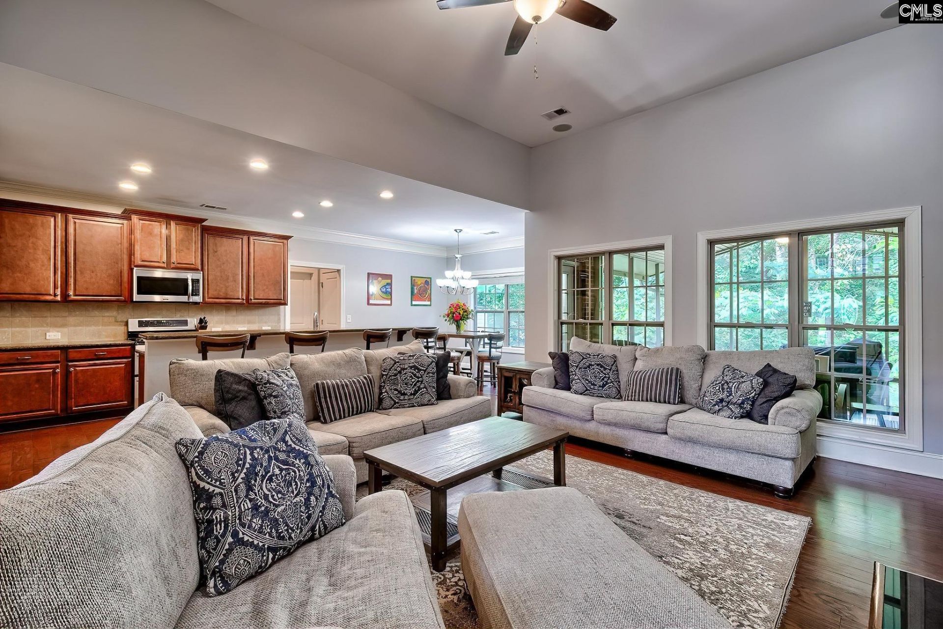 340 Turners Court  Photo 12
