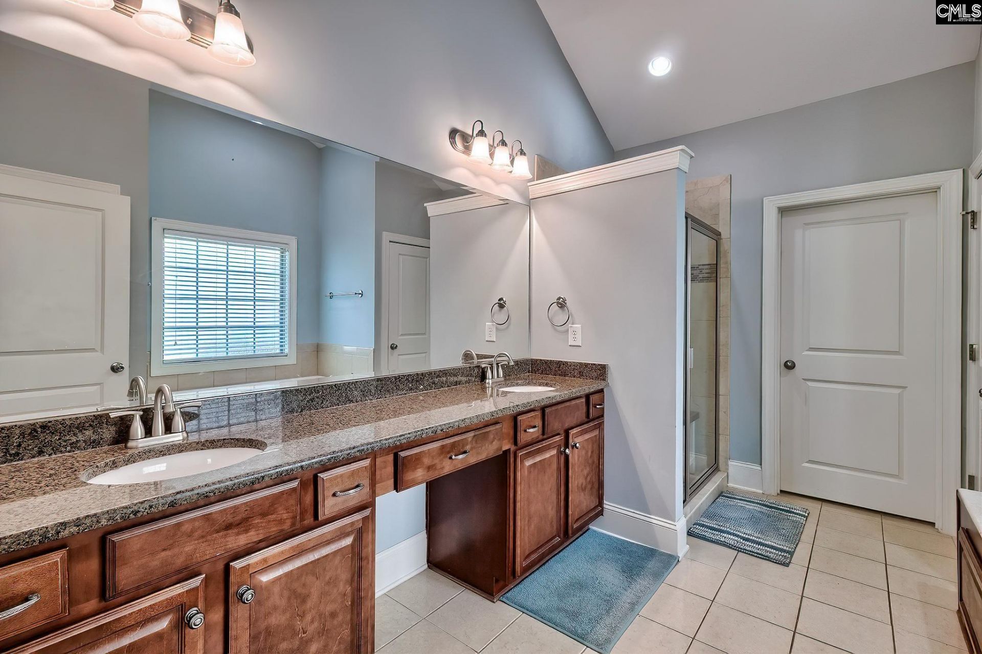 340 Turners Court  Photo 23