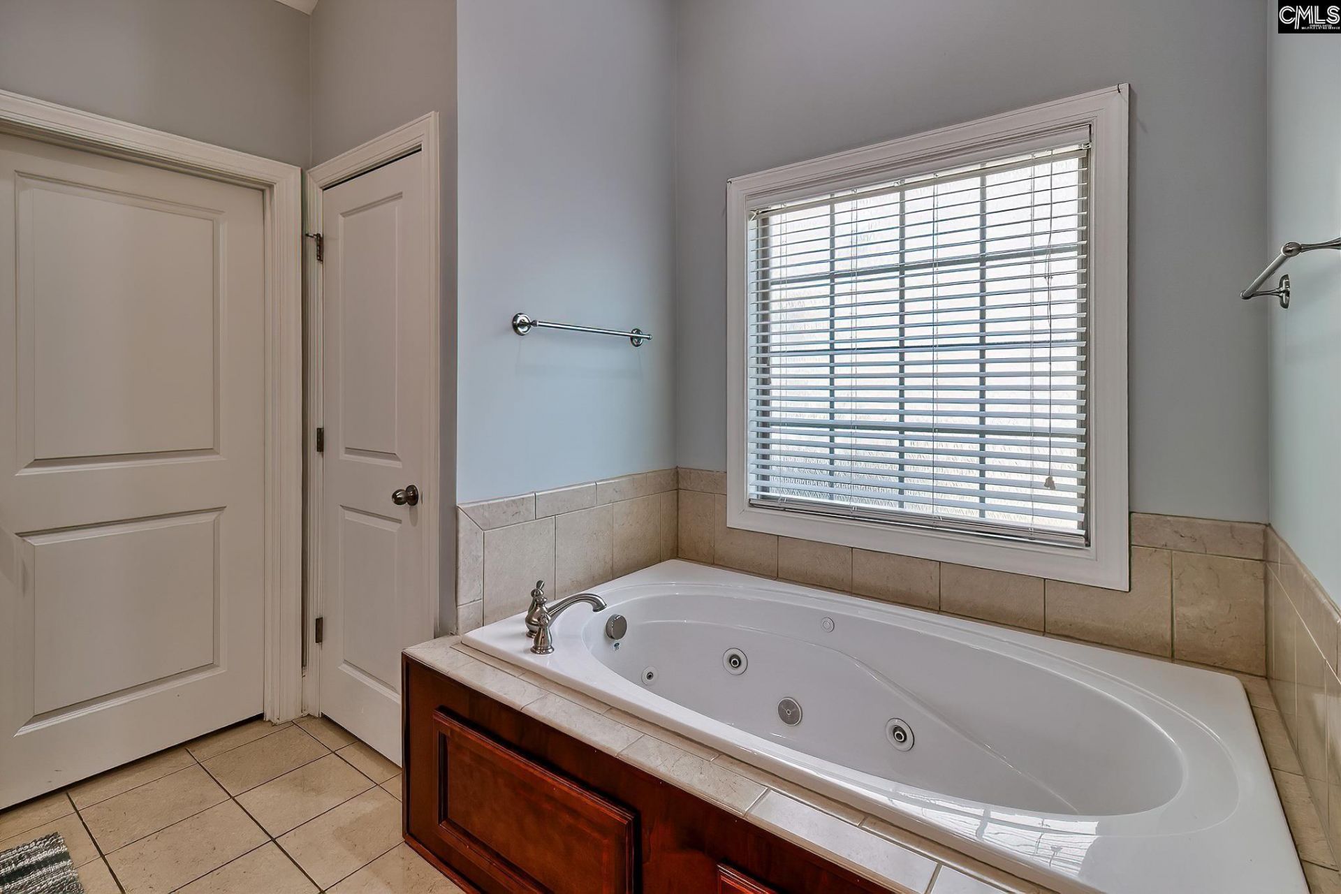 340 Turners Court  Photo 25