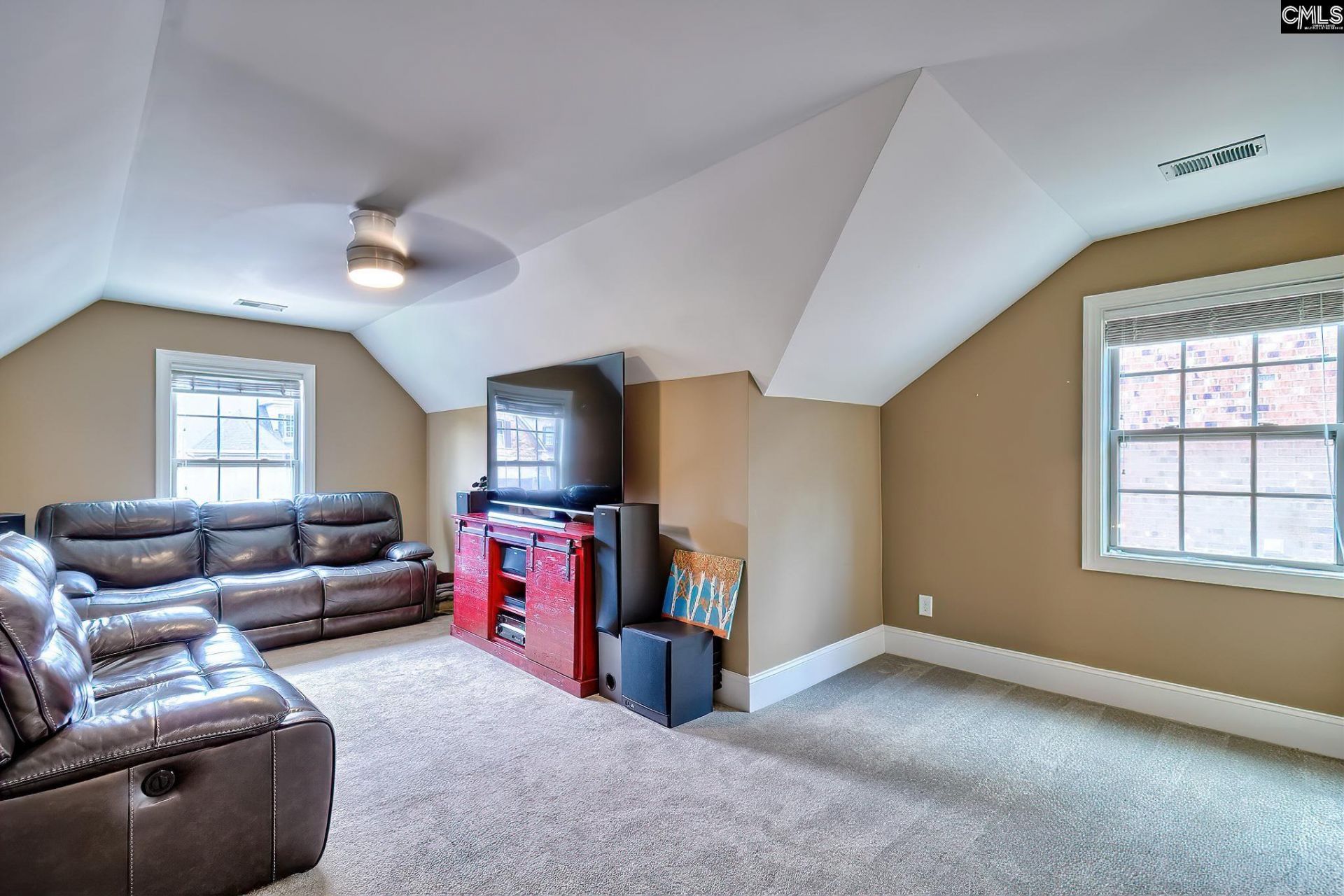 340 Turners Court  Photo 30