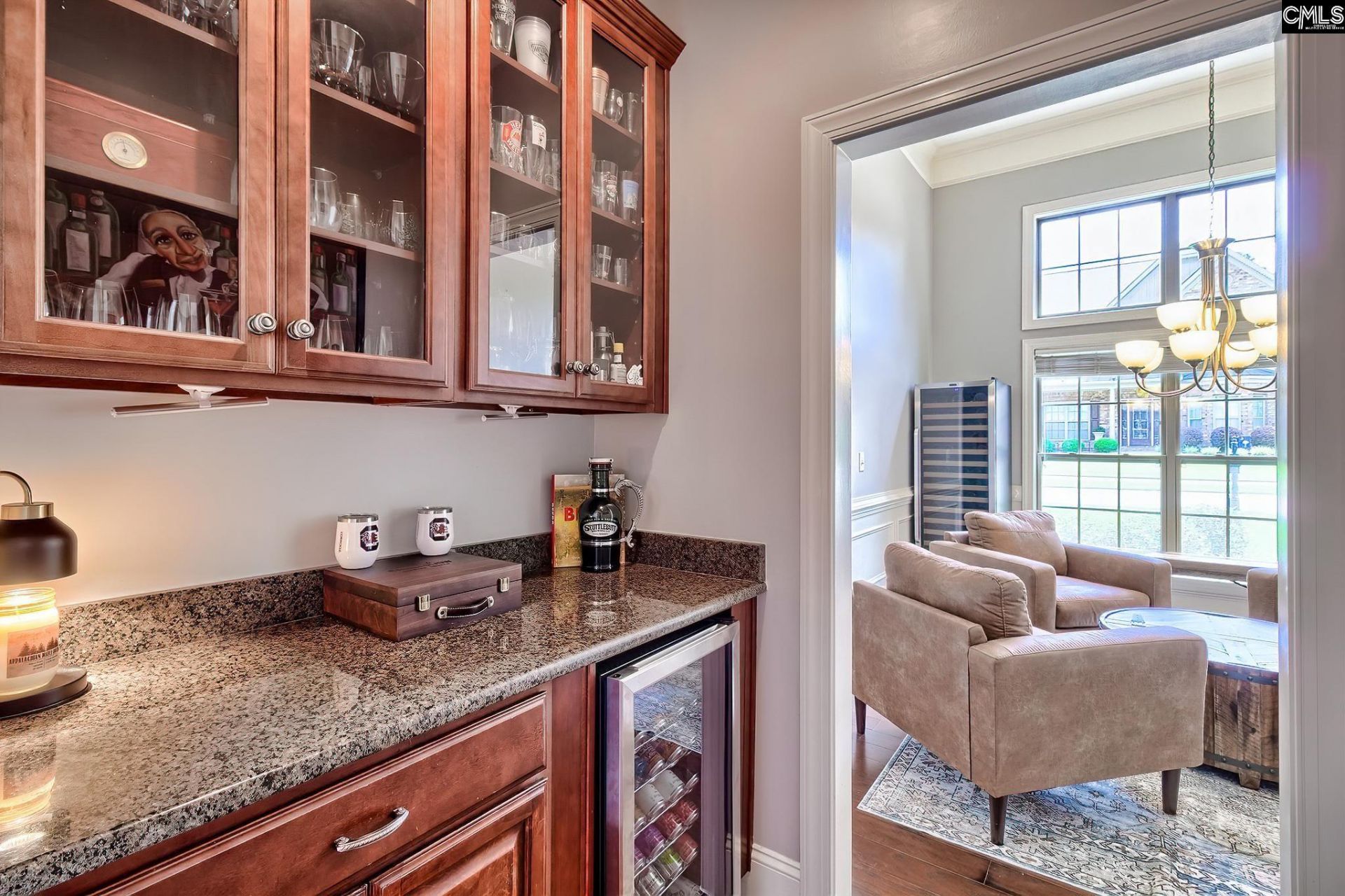 340 Turners Court  Photo 9