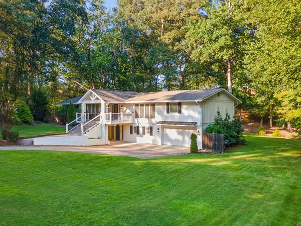 530 E Lake Drive, Gainesville, GA 30506