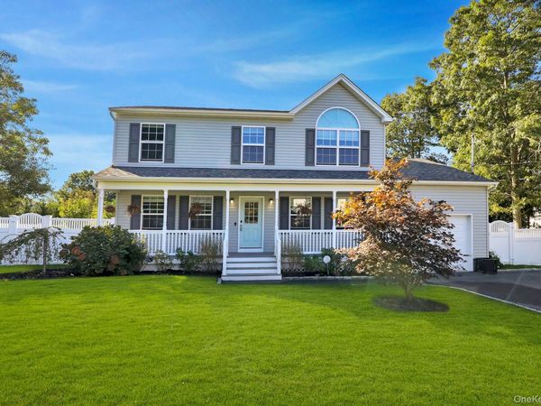 32 Delamere Street , Huntington, NY 11743